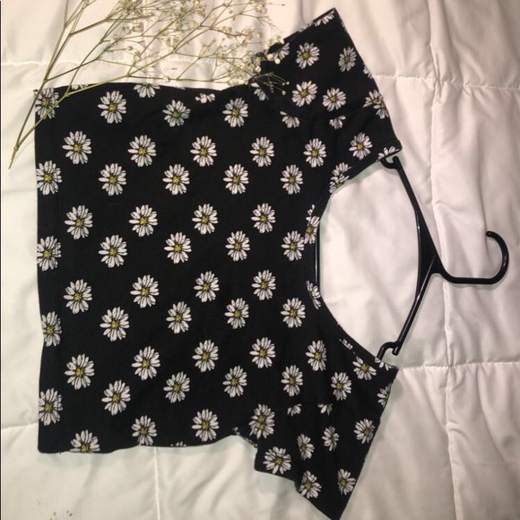 ♡ Cute and comfortable daisy crop top size XS ♡ - Picture 1 of 3